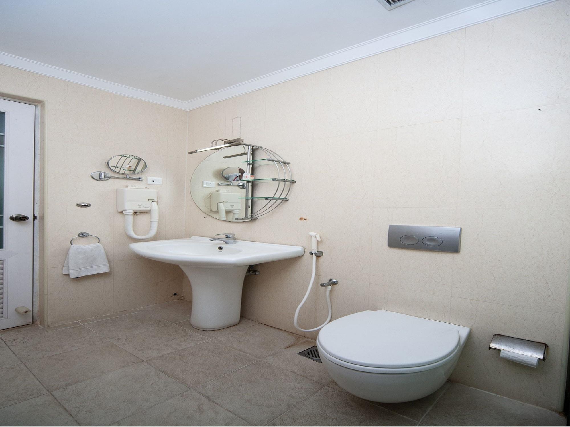 Capital O 6229 Ilara Hotels And Resorts Siruseri Eksteriør billede